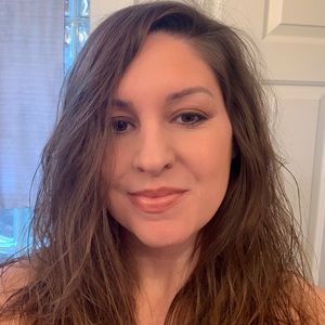 Meet your Posher, Marianne